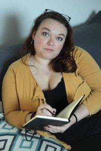 Marie Petitpretz qui écrit - biographie artistique